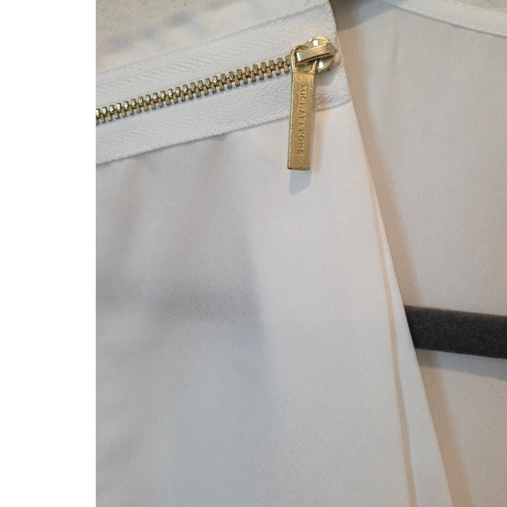 Michael Kors White Sleeveless V-Neck Top with Shoulder Zipper Detail - Picture 9 of 9